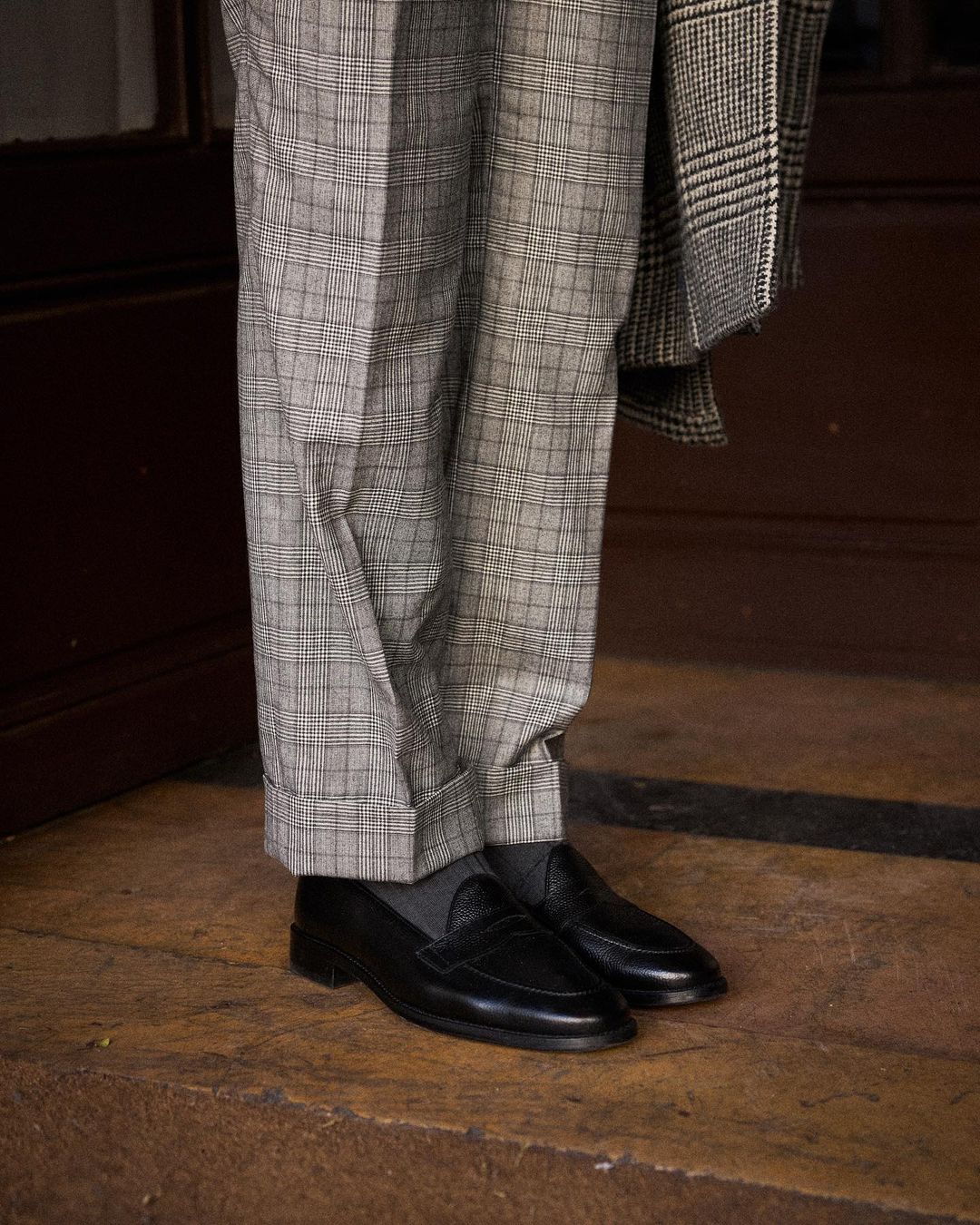 Drapers Black and White Glen Plaid Checks Suit - 10