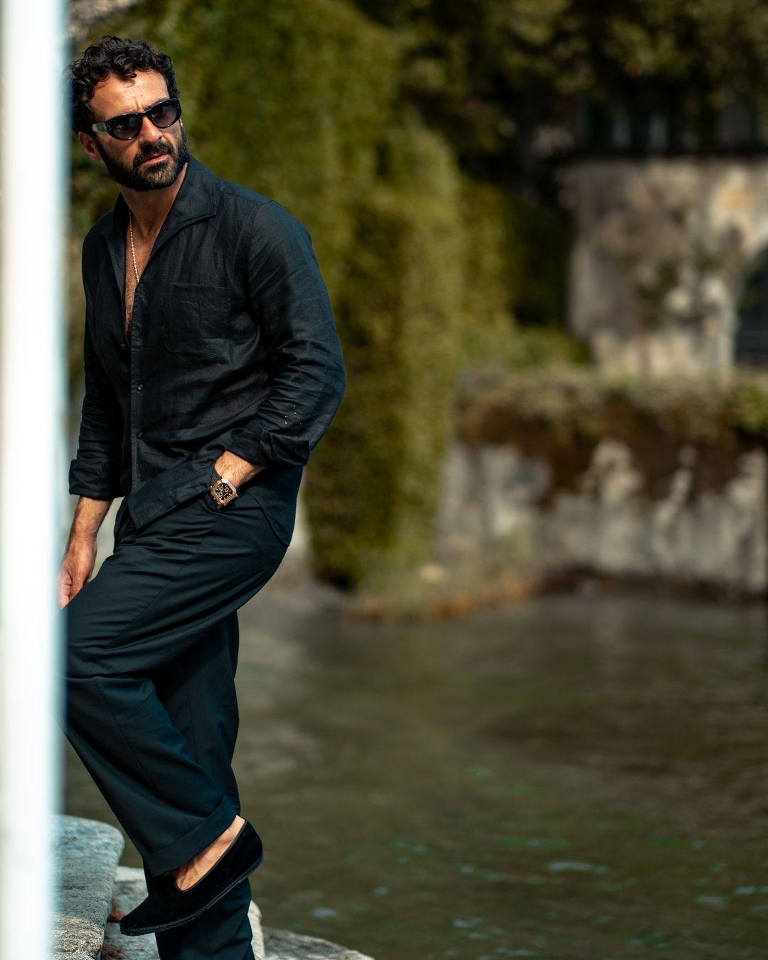 Summer Shirt in Black Linen Classic with one piece collar placket - 4