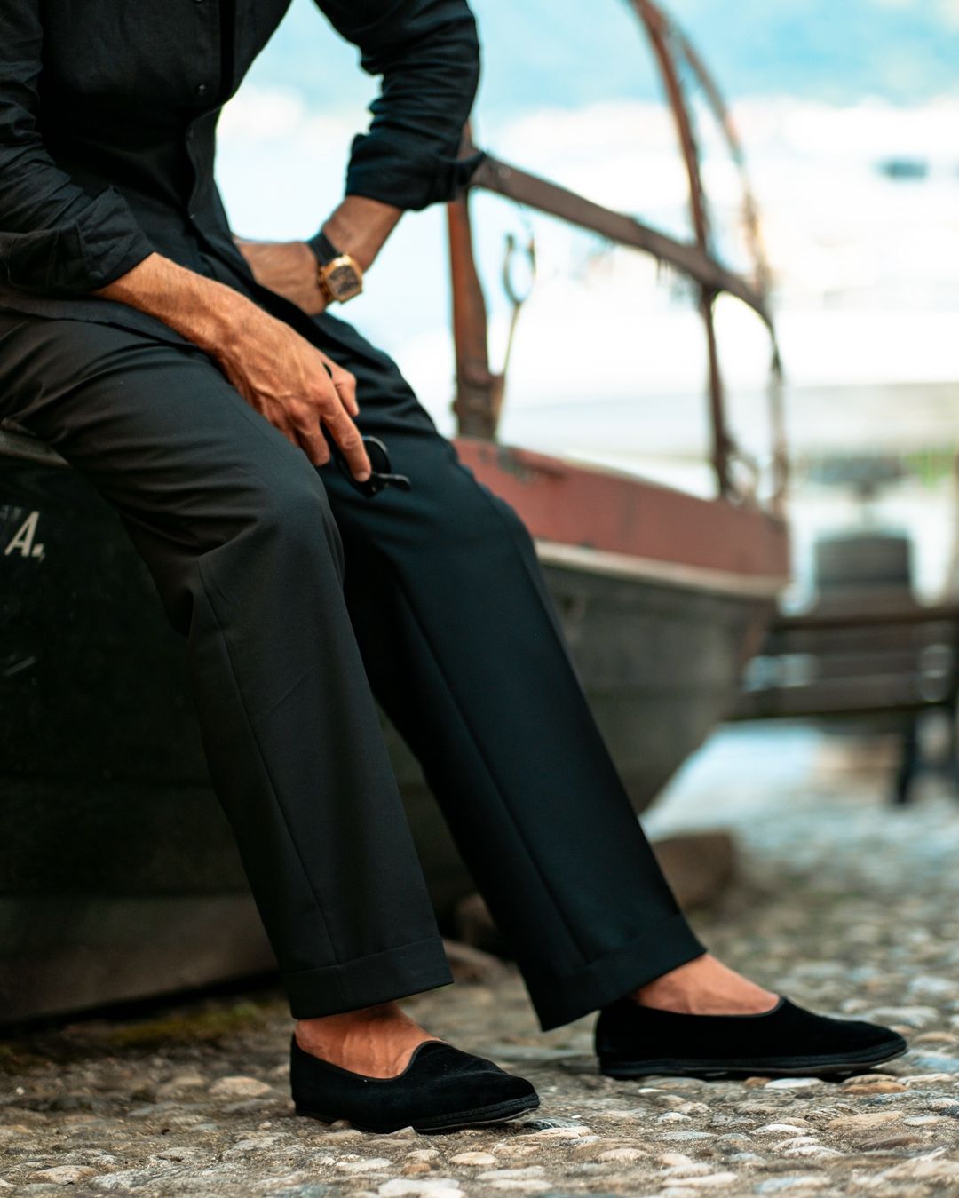 Summer Shirt in Black Linen Classic with one piece collar placket - 10