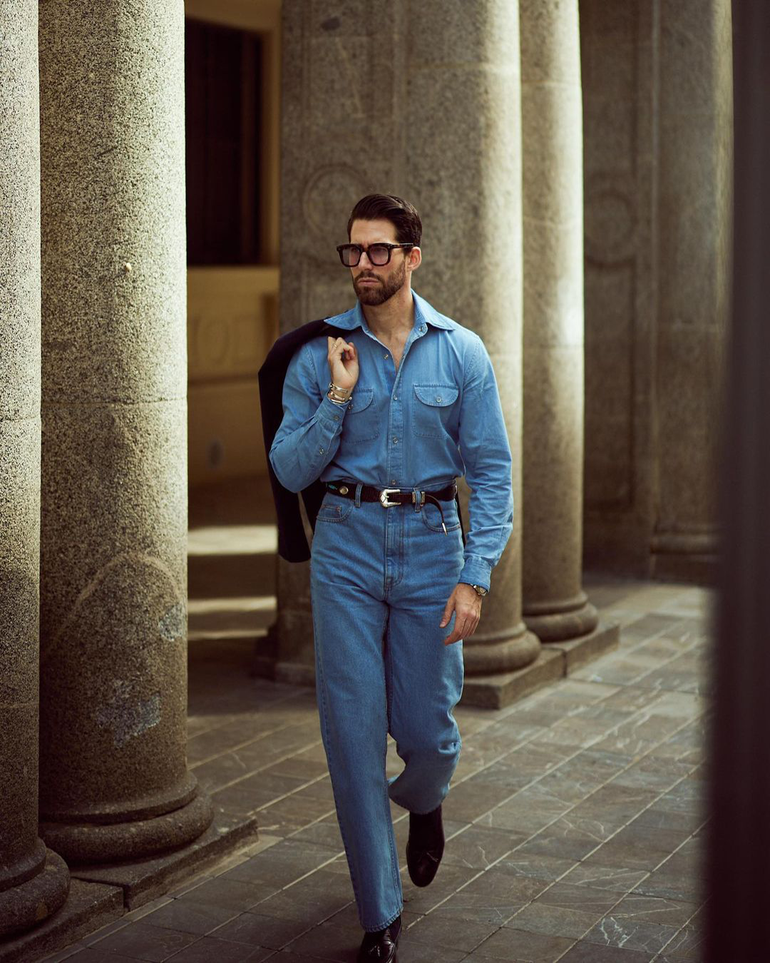 Fade Washed Indigo Jeans - 3